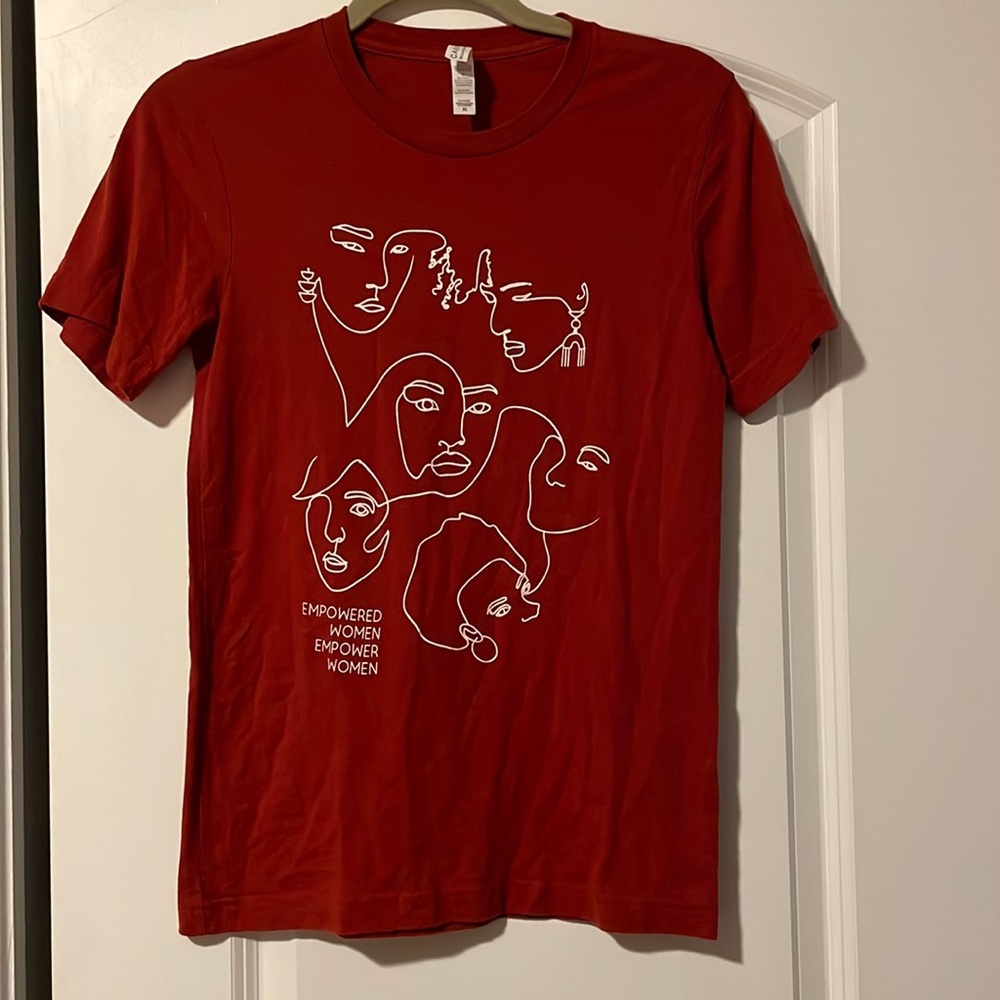 Women empowered Tee, rust red, small